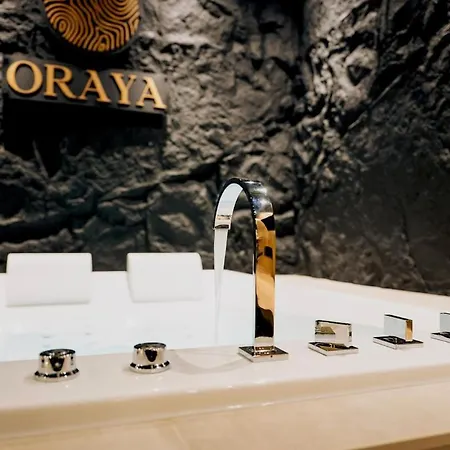 Oraya - Private Movie Theater & - *